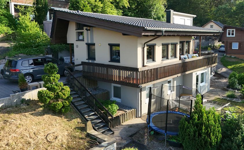 Casa unifamiliare modernizzata in una posizione naturale da sogno – vista libera – Außenansicht