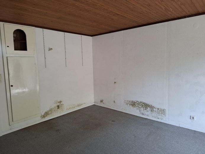 Büyük bir üst hakkı arsası üzerinde tasarım potansiyeline sahip müstakil şehir villası – Souterrain-Zimmer Ansicht 3