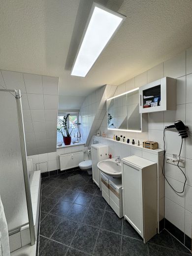 Appartement en duplex avec galerie unique, balcon orienté sud et vue dégagée sur la vallée de la Bibert – Photo 9