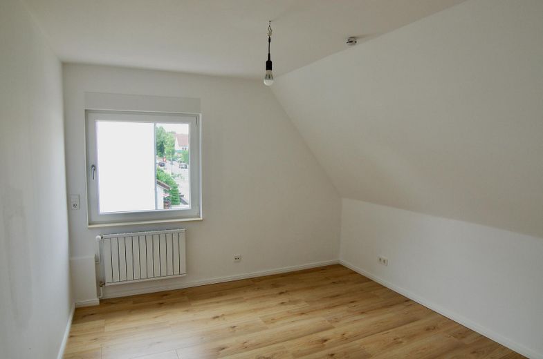 Traumhafte Doppelhaushälfte | Garten | Wallbox | klimatisiertes Dachstudio | 133 m2 | Köhlerberg – Schlafzimmer 2