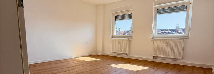 Première occupation après rénovation, place de parking + cuisine équipée incluses – Schlafzimmer