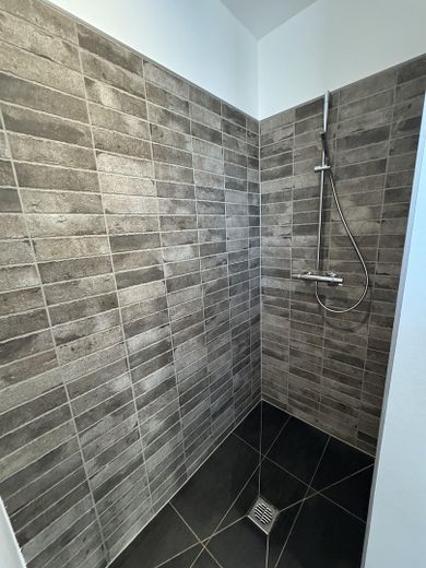Dusche im Gäste WC