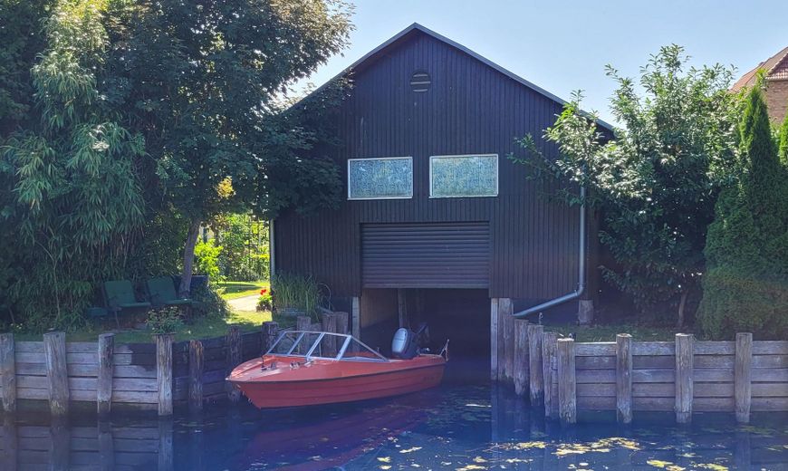 WASSERGRUNDSTÜCK - BOOTFAHREN BIS ZUR OSTSEE – Motorboot