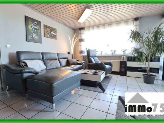 modernisierte 4 Zimmer Wohnung in herrlicher Feldrandlage. Kaufen, einziehen, wohlfühlen. – Foto 1