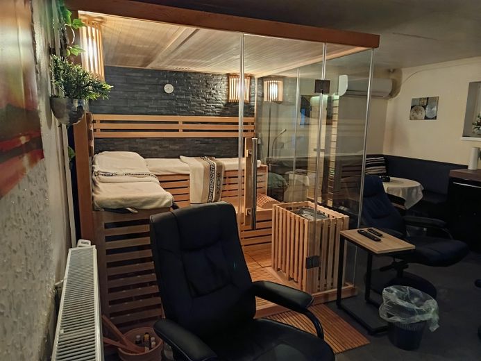 Insel Usedom EFH mit Gewerbe-Nebengebäude, wohnen wo andere Urlaub machen – Sauna