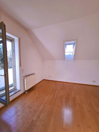 Schlafzimmer 1 mit Balkon