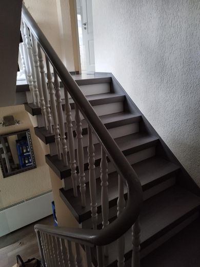Treppe mit Laminat