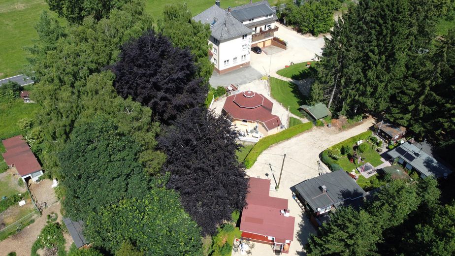 Wohnungen/ Seniorenresidenzen (11), Blockhaus-Treffpunkt(1), Bauplätze (3) – Kernfläche von SüdOst