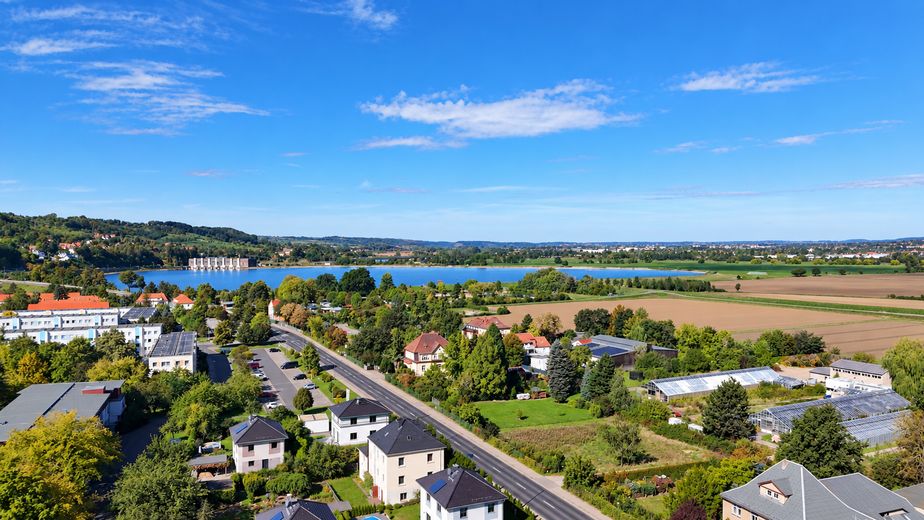 Idylisches Fachwerkhaus im Grünen mit eigenem Gartenanteil – Lage zum Stausee