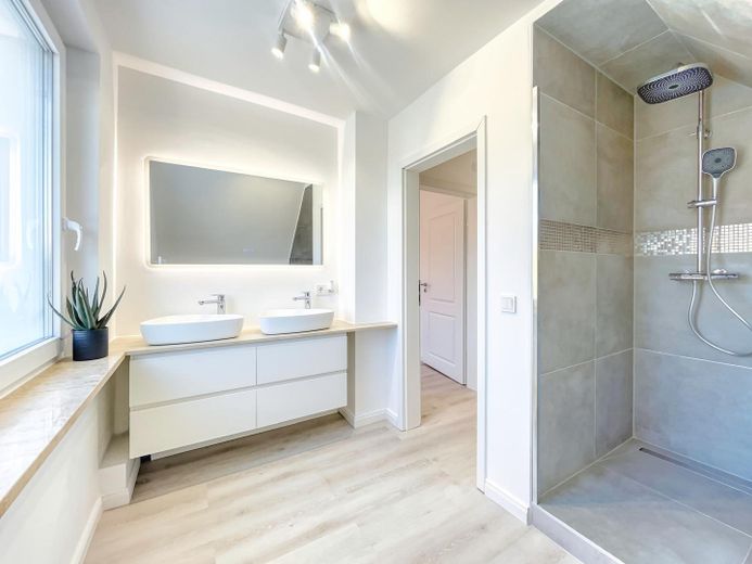 Joya sin comisión en Bergheim: casa unifamiliar completamente renovada – Foto 3