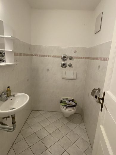 Luminoso appartamento di 3,5 locali a Königsdorf-Osterhofen – Gäste WC