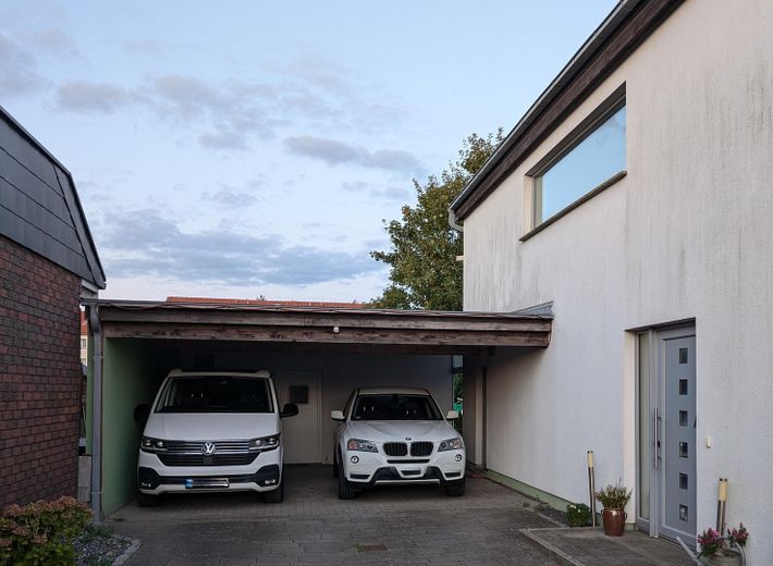 Architektenhaus (KfW 40)+ Extra Wohngebäude + Solar + Teich + Sauna – Doppelcarport