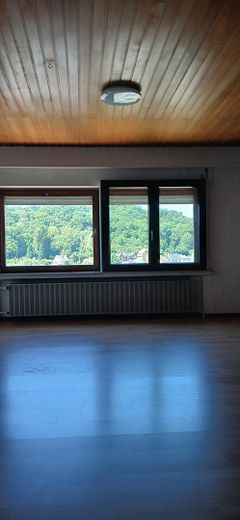 Molto spazio a poco prezzo, anche per 2 generazioni – Wohnzimmer mit Frenblick