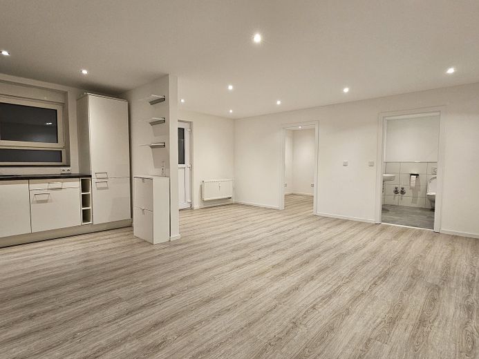Mutfak ve garajlı modern 4 odalı daire, TBB – Wohn-/Esszimmer