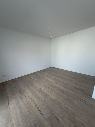 Kernsaniertes, Haus inklusive zweier Stellplätze und Garten – Foto 15