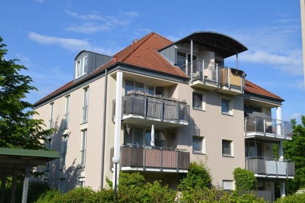 In vendita edificio plurifamiliare con libri fondiari per ogni appartamento a Velten.