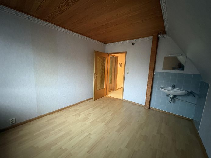 Casa unifamiliare con grande terreno, molta privacy e molteplici possibilità – DG Gästezimmer