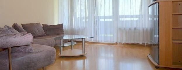 De particular: luminoso apartamento de 1 habitación con balcón y vistas panorámicas cerca de la feria de Núremberg