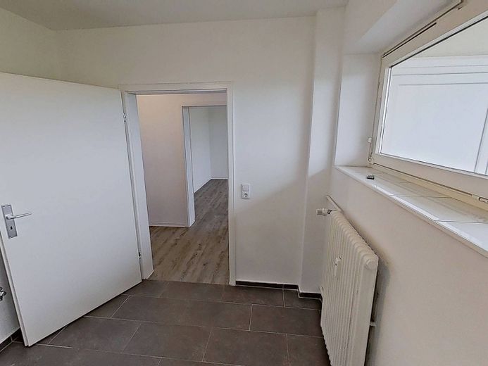 Schicke 2-Zimmer-Wohnung mit BALKON – Ansicht II: Küche