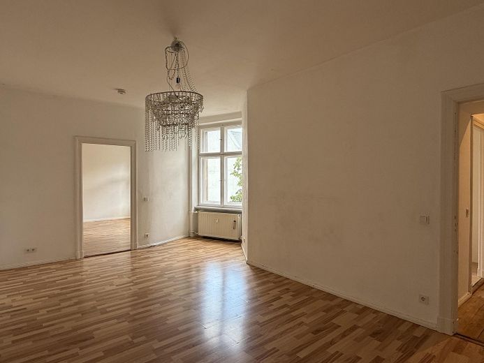 Bezugsfreie helle 2-Zimmer QG Altbauwohnung in der Nähe vom Schloss Charlottenburg (provisionsfrei) – Zimmer 2