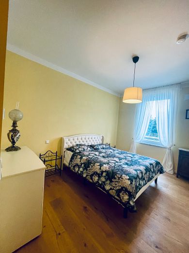 4-Zimmer möblierte Wohnung im Schmargendorf, Gäste WC, Waschraum, Aufzug, Tiefgarage – Eltern Schlafzimmer