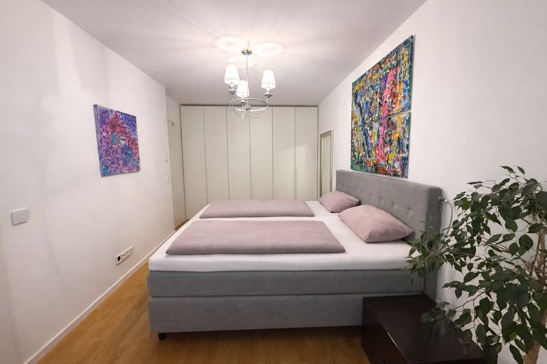 Amueblado: moderno apartamento de 4 habitaciones en los Welfenhöfen (limitado a dos años) – Schlafzimmer_3