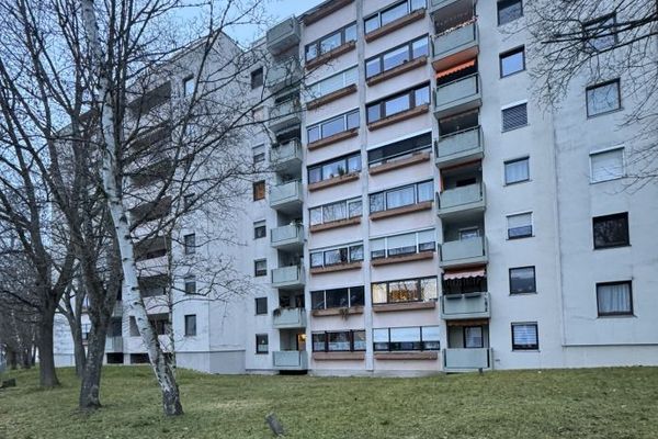 Helle 4-Zimmer-Wohnung in Zirndorf-Weiherhof - 7. Etage mit Weitblick
