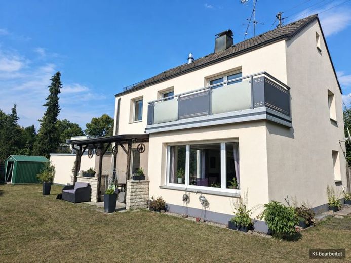 Erbbaurecht! – Einfamilienhaus mit energetischen Modernisierungen und großem Garten in Stadtbergen – Photo 1