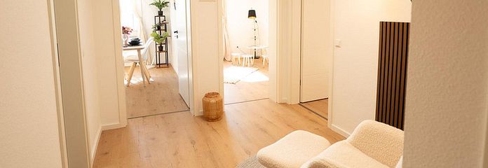 Bonito apartamento de 3 habitaciones / con garaje subterráneo XXL – Flur