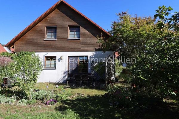 Ein liebevolles Zuhause mit Garten in ruhiger Lage in Laaber