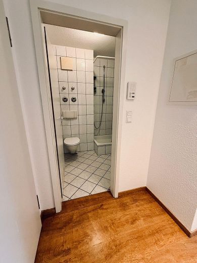 Möbliertes Apartment  mit Balkon und Aufzug – Foto 1