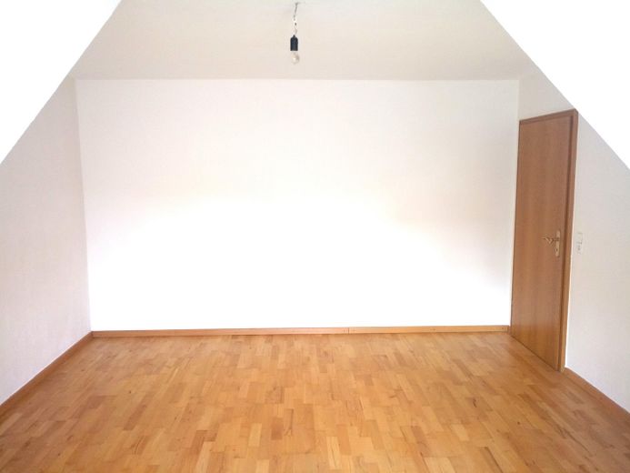 Habiter de façon idyllique dans l'Allgäu – spacieux appartement mansardé avec vue de rêve – Zimmer