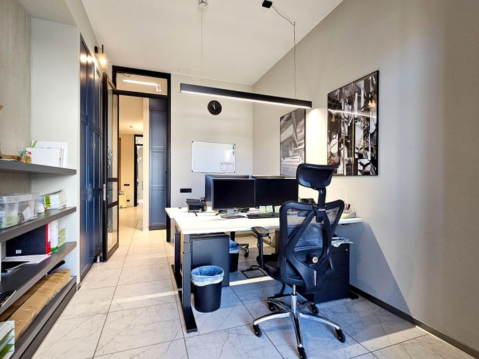 Büro mit Wintergarten