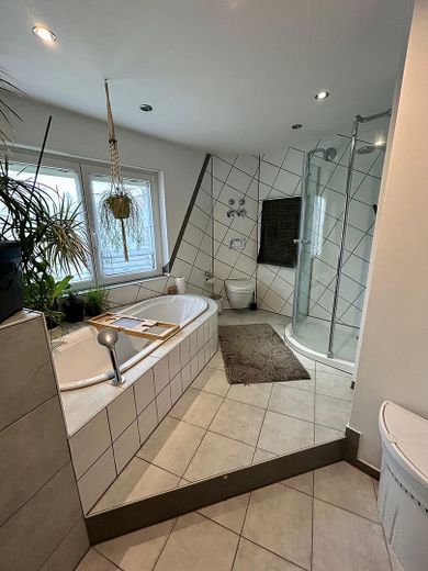 Traumhaftes Wohnen auf 2 Etagen - Haus in Haus mit Garten und Weitblick – Foto 17