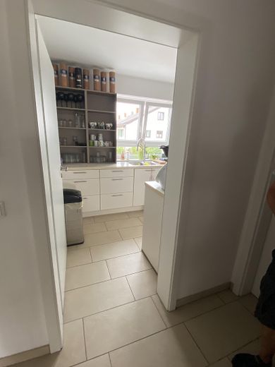 ETW Limburgerhof mit unverbaubarem Ausblick – Eingang zur Küche