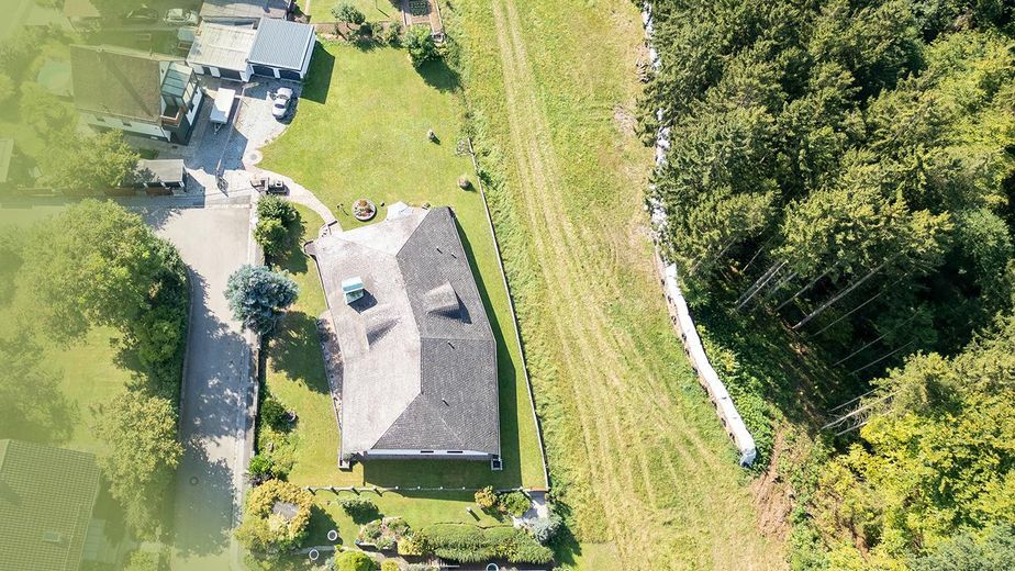 ALLES außer GEWÖHNLICH! Provisionsfreier Bungalow mit AUSBAUPOTENTIAL – Grundstück am Waldrand