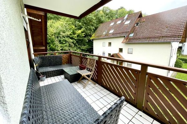 *BADEN-BADEN’DE İLGİ ÇEKİCİ YATIRIM: Balkonlu ve kapalı otoparklı, doğaya yakın 2 odalı daire*