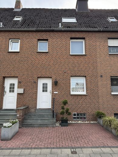 Reihenmittelhaus im Ahlener Osten – Frontansicht
