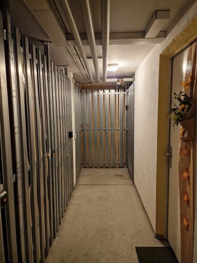 Flur zum 20m² Keller