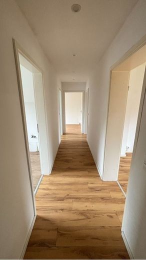 1-Familienwohnhaus in ruhiger Wohnlage – Flur EG. - www.immobilien-heise.de