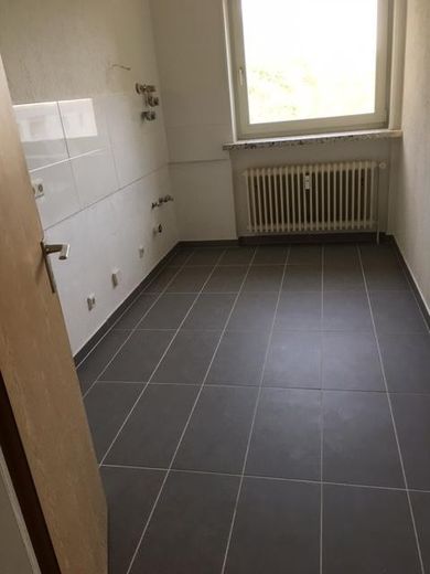 Charmante 3-Zimmer-Wohnungen mit Balkon in Goslar – Musterbild Küche