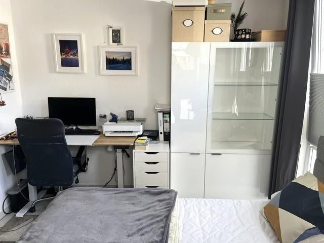 Hochwertige helle 3-Zi.-Whg., Einbauküche u. Balkon, in modernem 4-Fam.-Haus, Bestwohnlage Groovnähe – Arbeits- / Gästezimmer