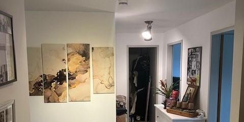 Flur (hinten Abstellkammer)