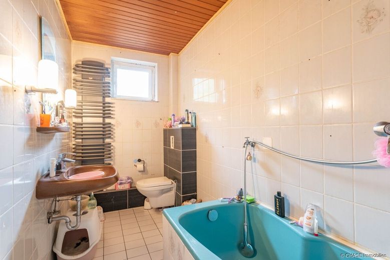 Rentables Mehrfamilienhaus im schönen Wallensen - Kapitalanlage nähe Salzhemmendorf! – Badezimmer OG Links