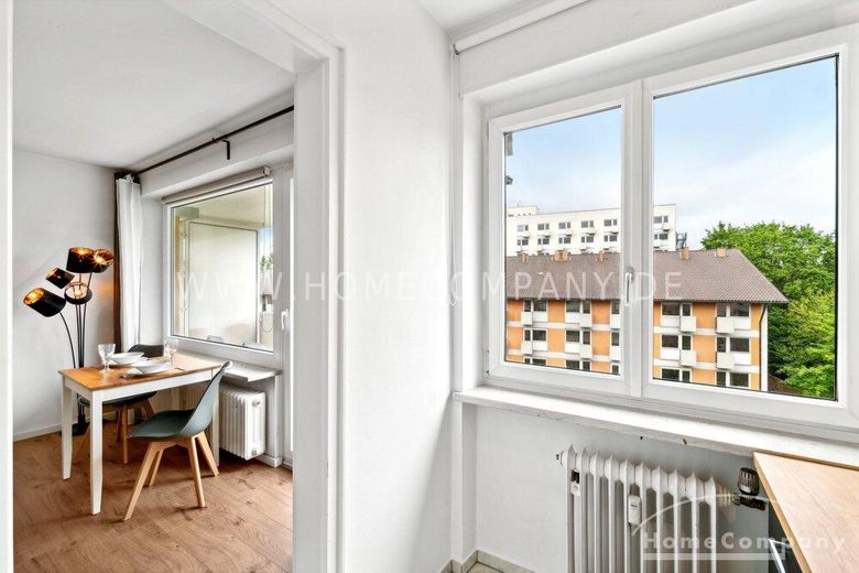 Modern möbliertes 1-Zimmer-Apartment mit Balkon – 9af96bf9af8a1c84884fe0c0e2db18d2007cfdd4.jpg