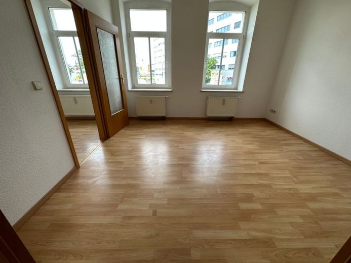 Helle Whg. im 1. OG / Laminat / Bad mit Dusche / u.v.m. – Foto 1