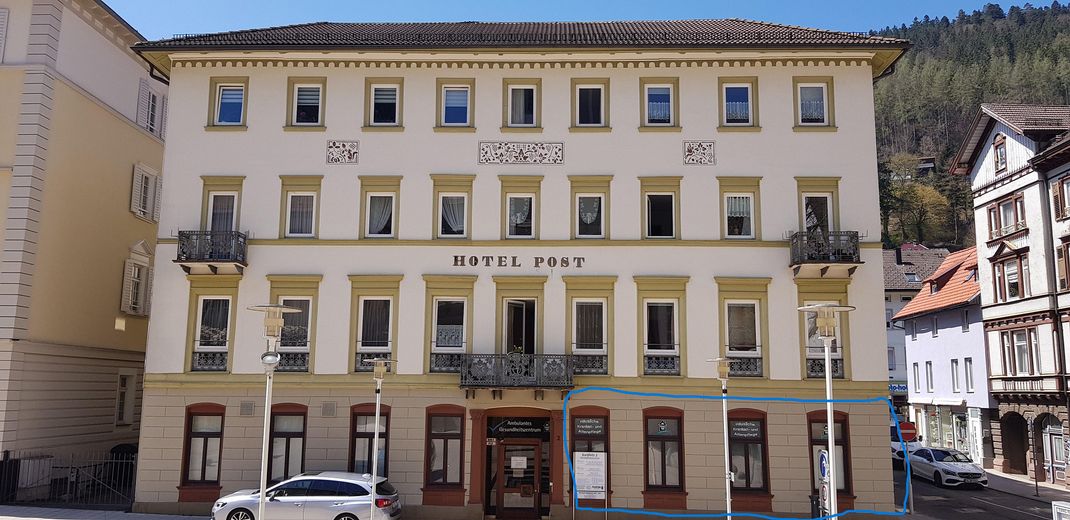 Fläche ist im EG rechts