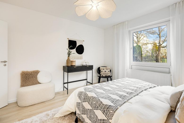 Bezugsfreie 2-Zi.-Gartenwohnung in München Bogenhausen – Erstbezug nach Renovierung – Schlafzimmer