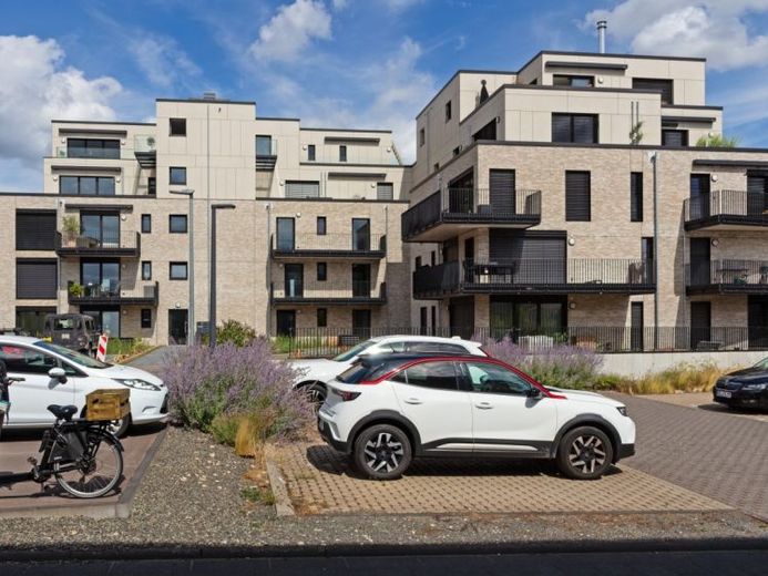 Moderne barrierefreie Wohnung mit Garten im KFW 40 Energiesparhaus mit Topanbindung Luxemburg – Foto 1