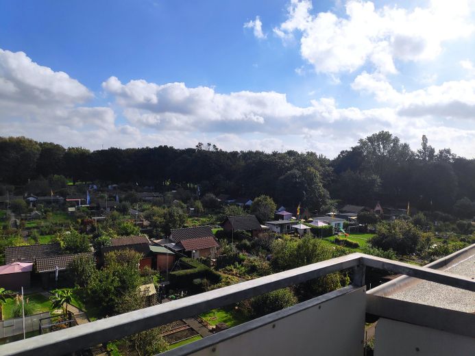Helle 3-Zimmer-Wohnung mit Balkon und weitem Grünblick in Duisburg-Meiderich – Schöne Aussicht